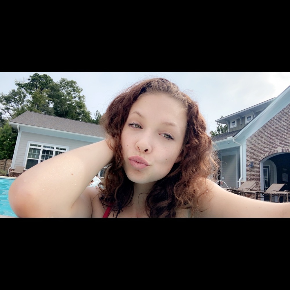 Meet your Posher, Katelyn